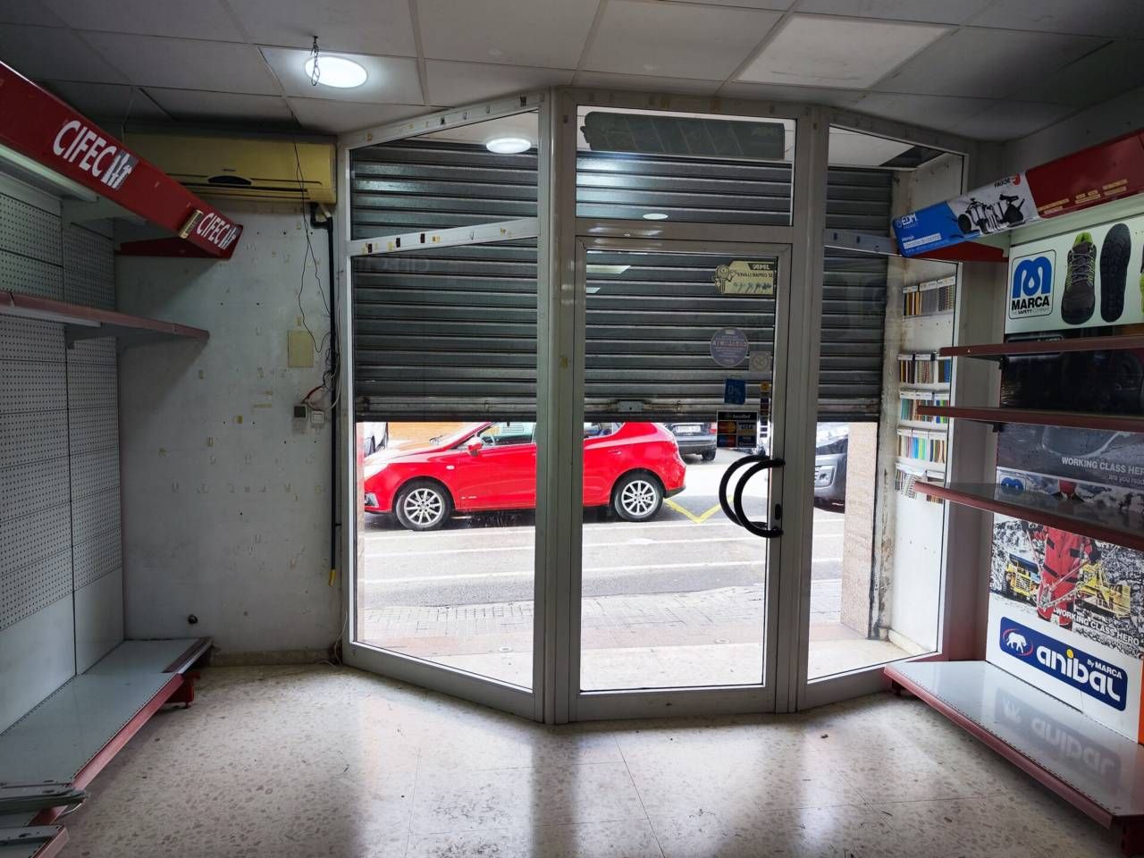 Local de alquiler en Terrassa con Aire acondicionado