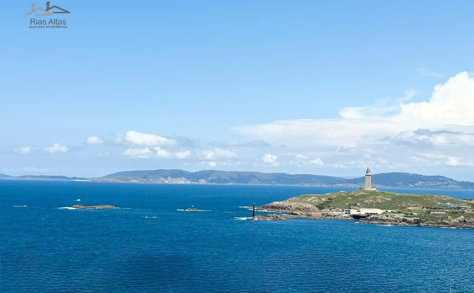 Vista exterior de Dúplex en venda en A Coruña Capital  amb Calefacció, Parquet i Traster