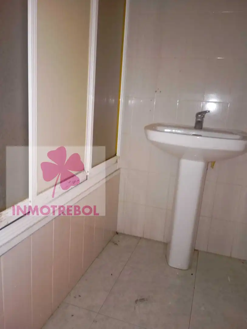 Bathroom of Flat for sale in Dos Hermanas  with Balcony
