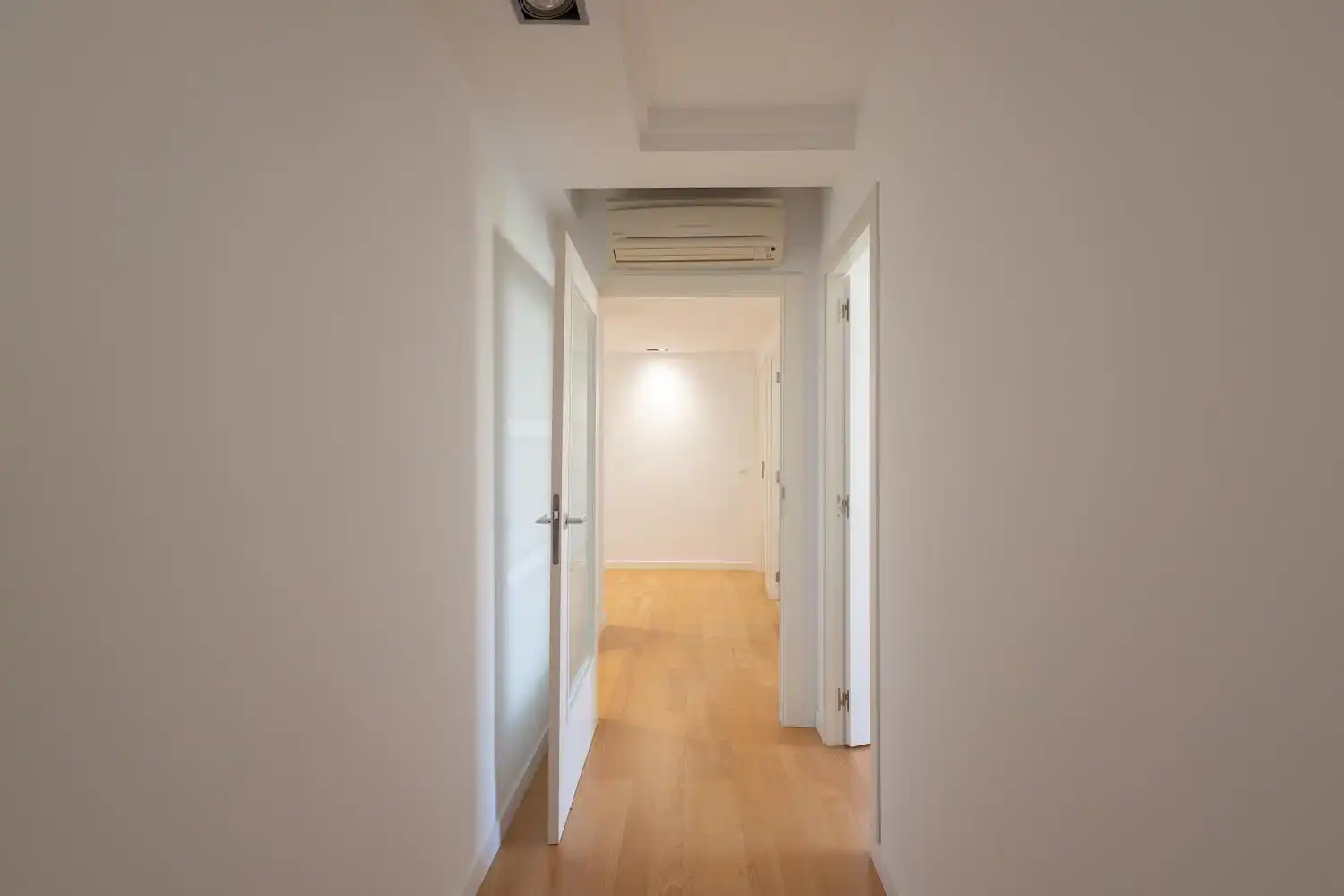 Flat for share in Valencia  with Air Conditioner, Heating and Balcony