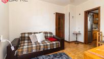 Sala d'estar de Àtic en venda en  Madrid Capital amb Parquet i Terrassa