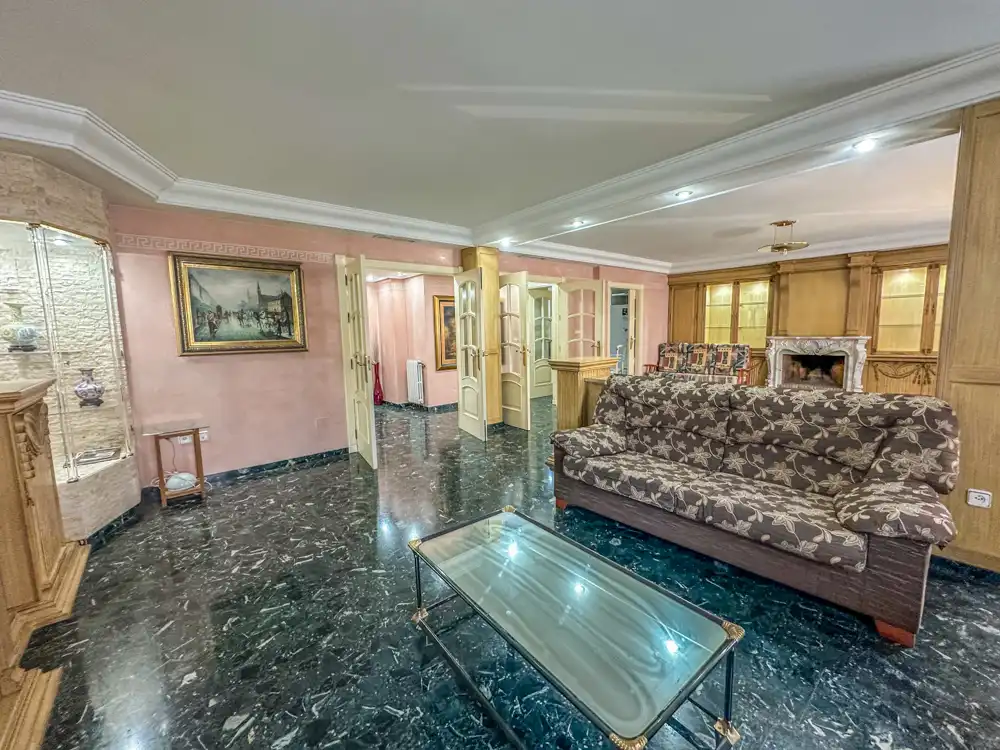 Piso en venta en Avda. de la Libertad, imagen 3