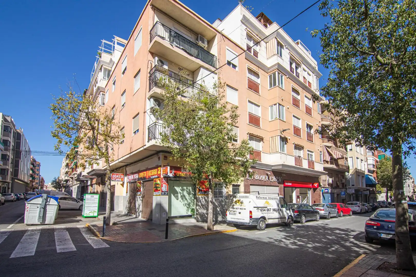 Vista exterior de Piso en venta en Elche / Elx