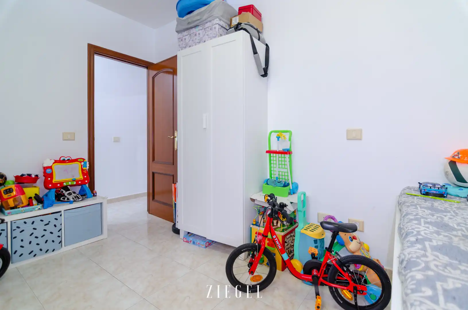 Bedroom of Flat for sale in Ingenio  with Furnished
