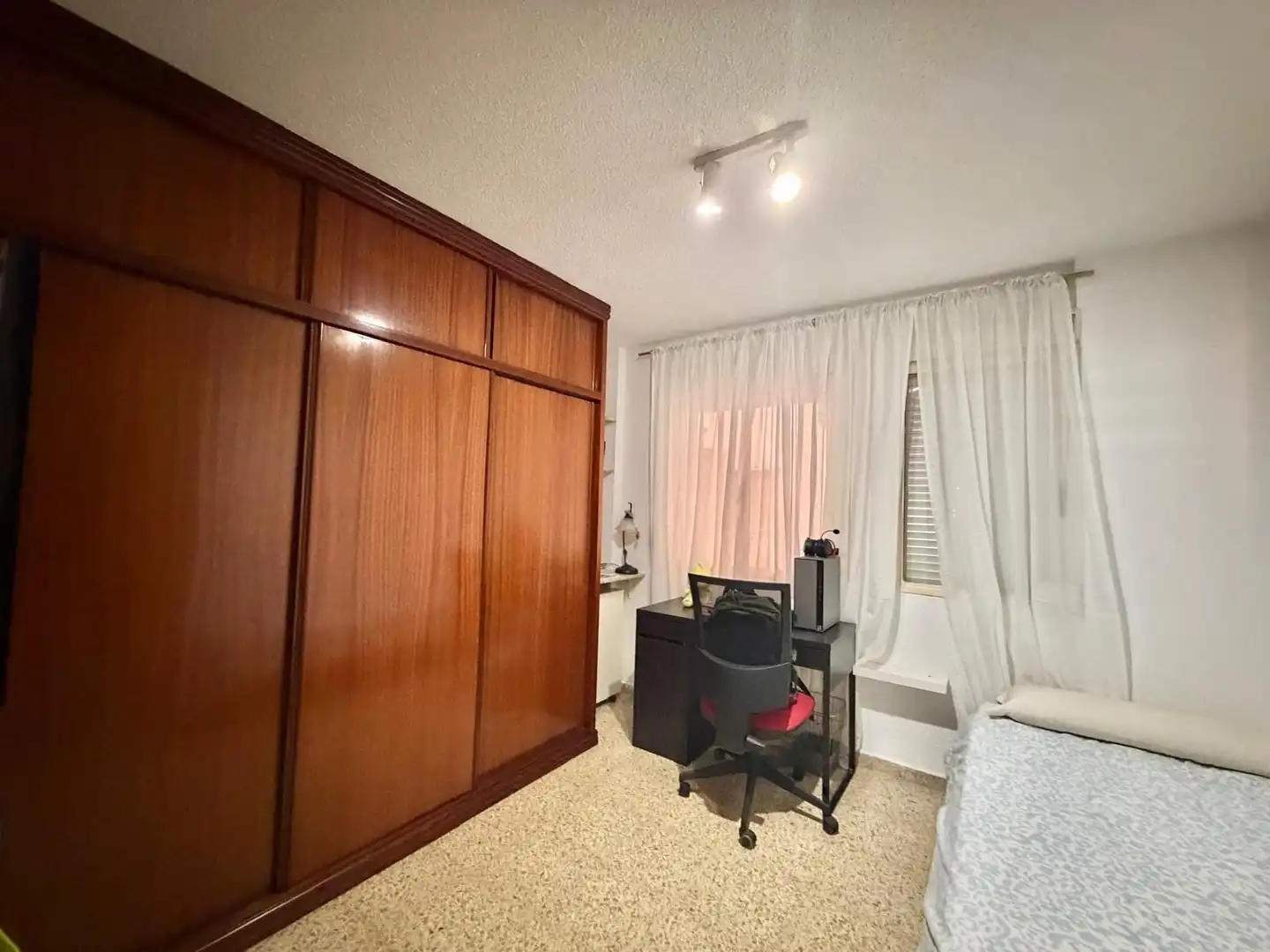 Piso en venta en Calle Calle Héroe de Sostoa, Parque Ayala - Jardín de la Abadía - Huelín