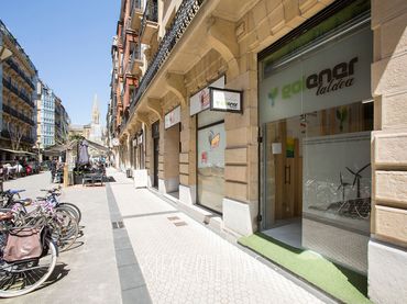 Business premises for sale in Reyes Catolicos Kalea