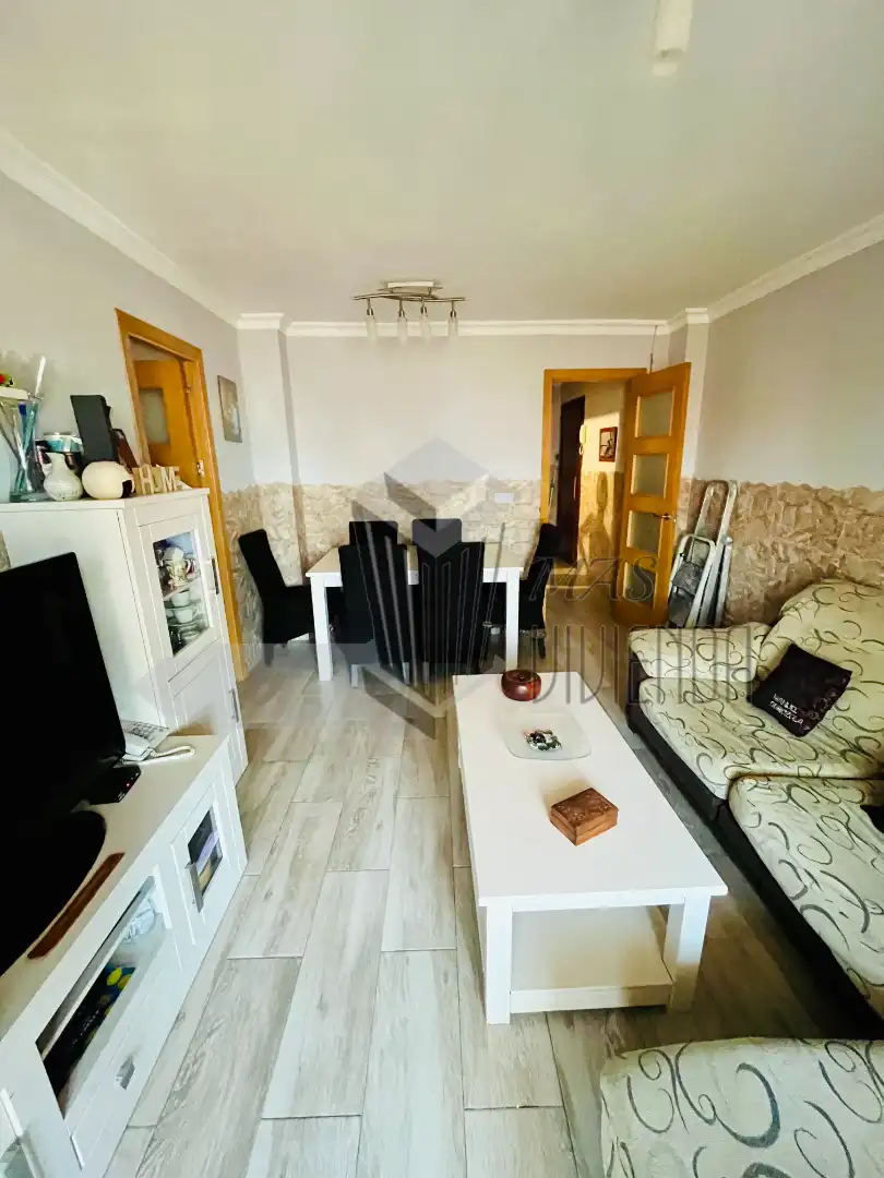Living room of Flat for sale in Algeciras  with Furnished