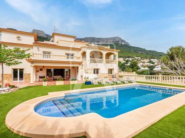 Villa avec piscine à vendre à Oltamar - Cucarres
