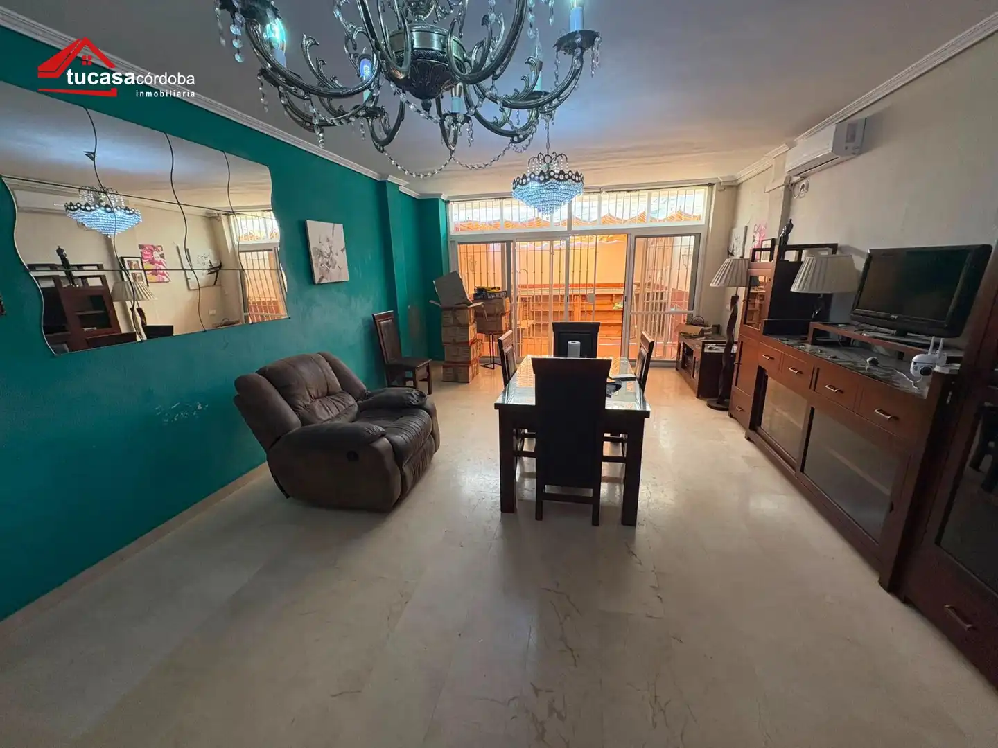 Sala d'estar de Casa o xalet en venda en Córdoba amb Aire condicionat, Calefacció i Terrassa