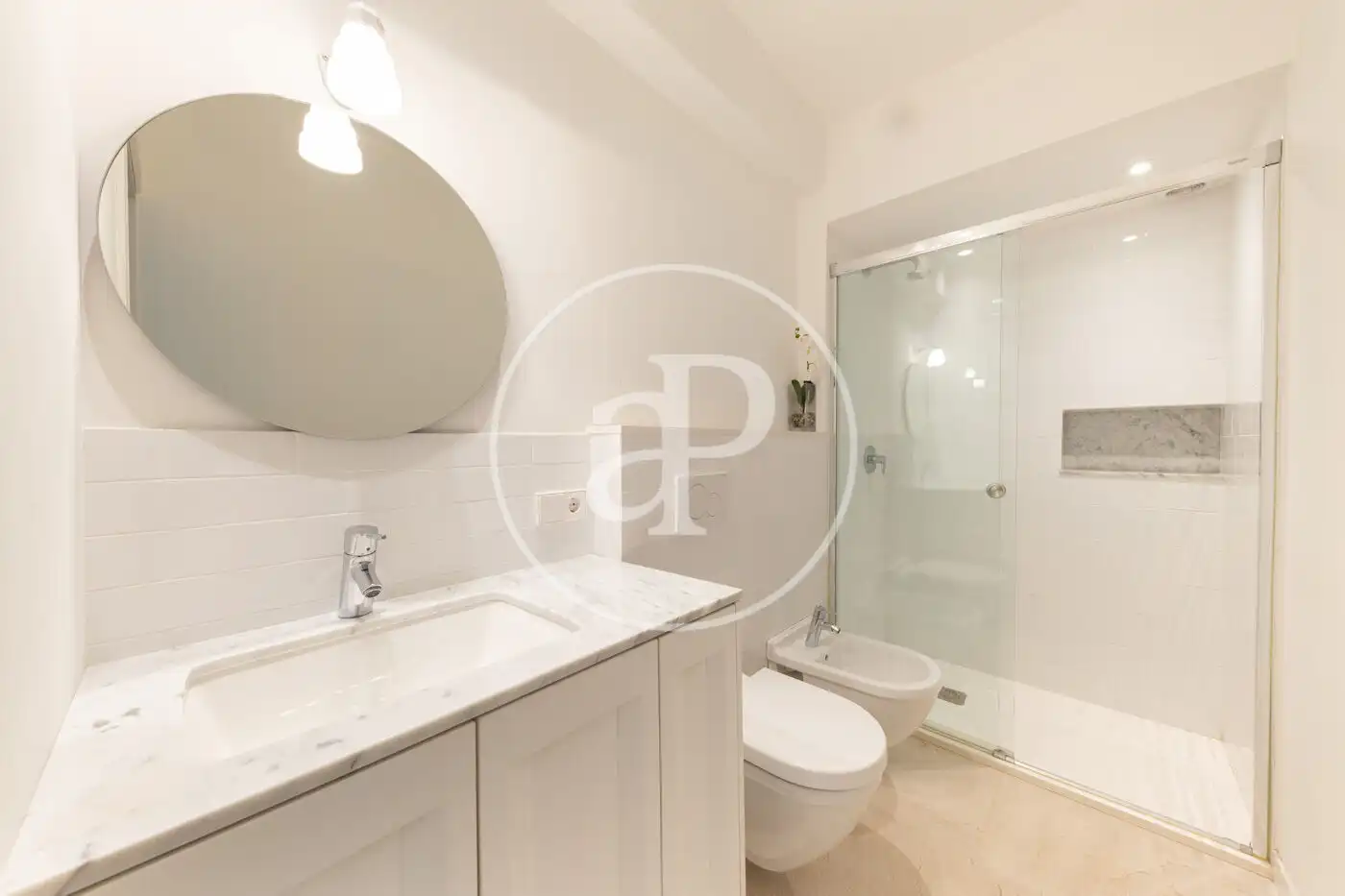 Badezimmer von Einfamilien-Reihenhaus zum Verkauf in  Palma de Mallorca mit Klimaanlage, Heizung und Privatgarten
