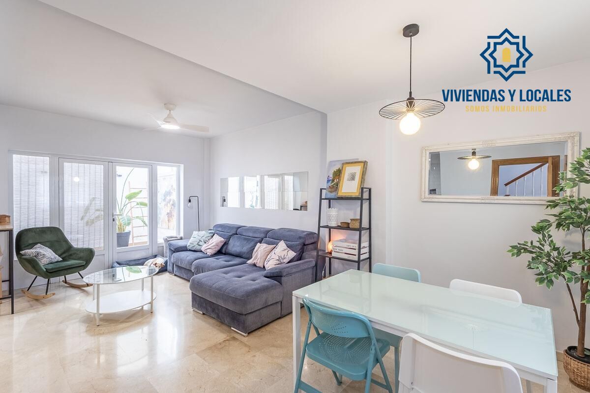 Living room of House or chalet for sale in  Granada Capital  with Terrace