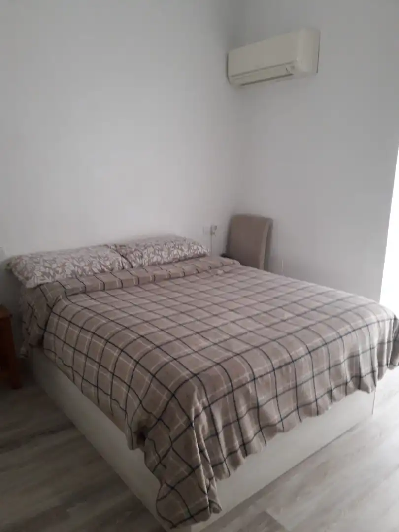 Dormitori de Casa o xalet en venda en Coín amb Aire condicionat, Terrassa i Moblat