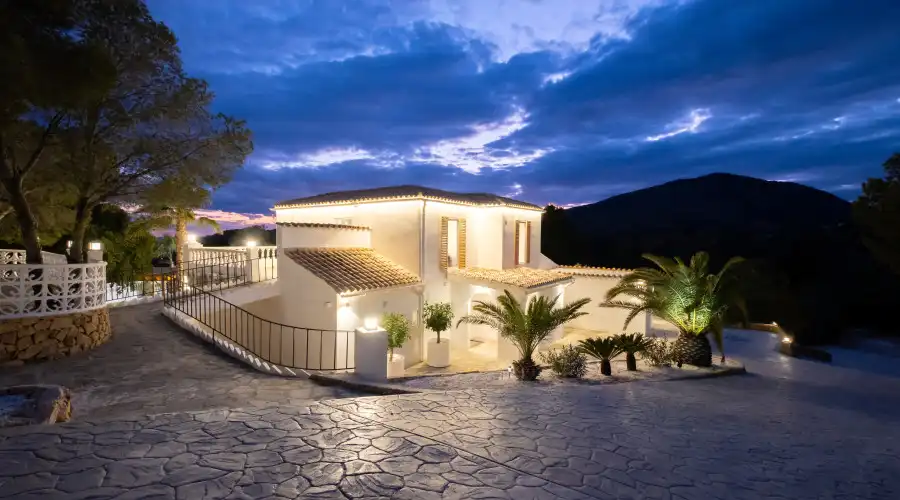 Casa amb terrassa en venda a Golf Bahía
