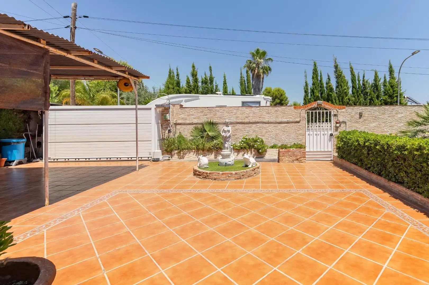 Vista exterior de Casa o chalet en venta en Montserrat con Aire acondicionado, Jardín privado y Terraza