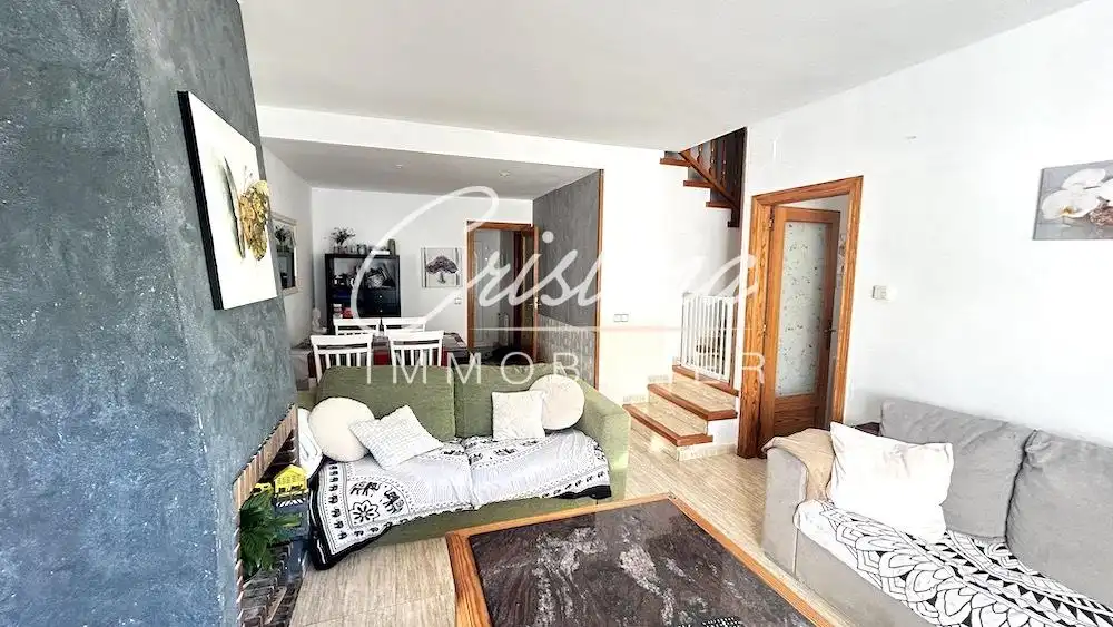 Sala d'estar de Casa adosada en venda en Santa Cristina d'Aro amb Calefacció i Jardí privat