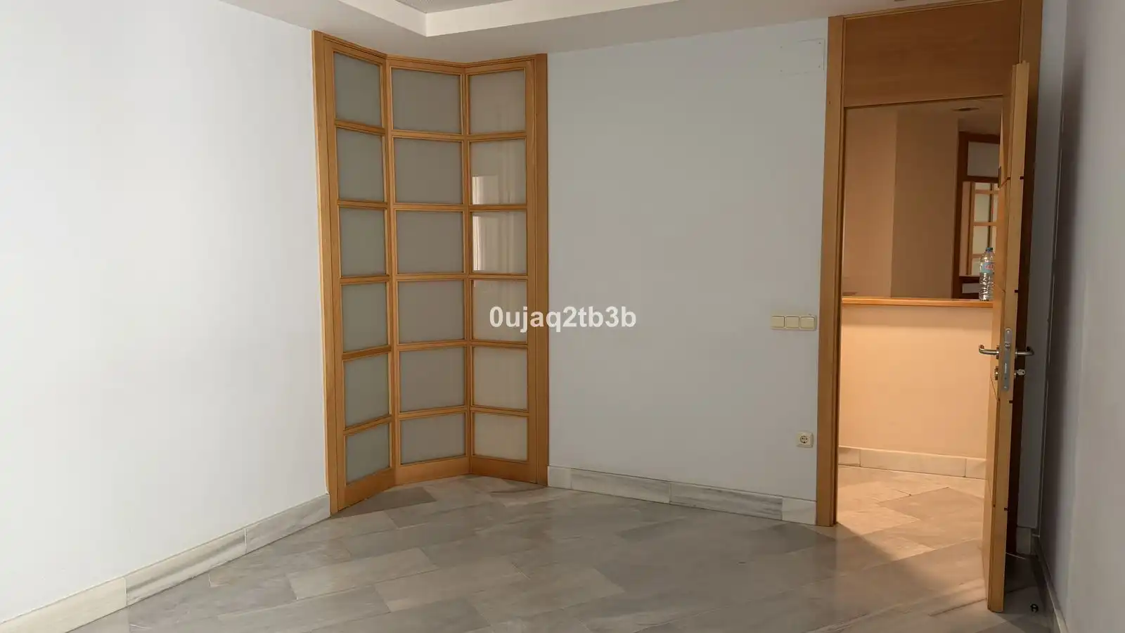 Dormitori de Oficina en venda en Marbella amb Aire condicionat
