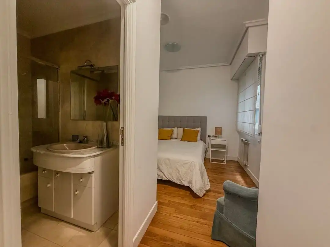 Habitación de Piso de alquiler en Donostia - San Sebastián  con Calefacción, Horno y Lavadora