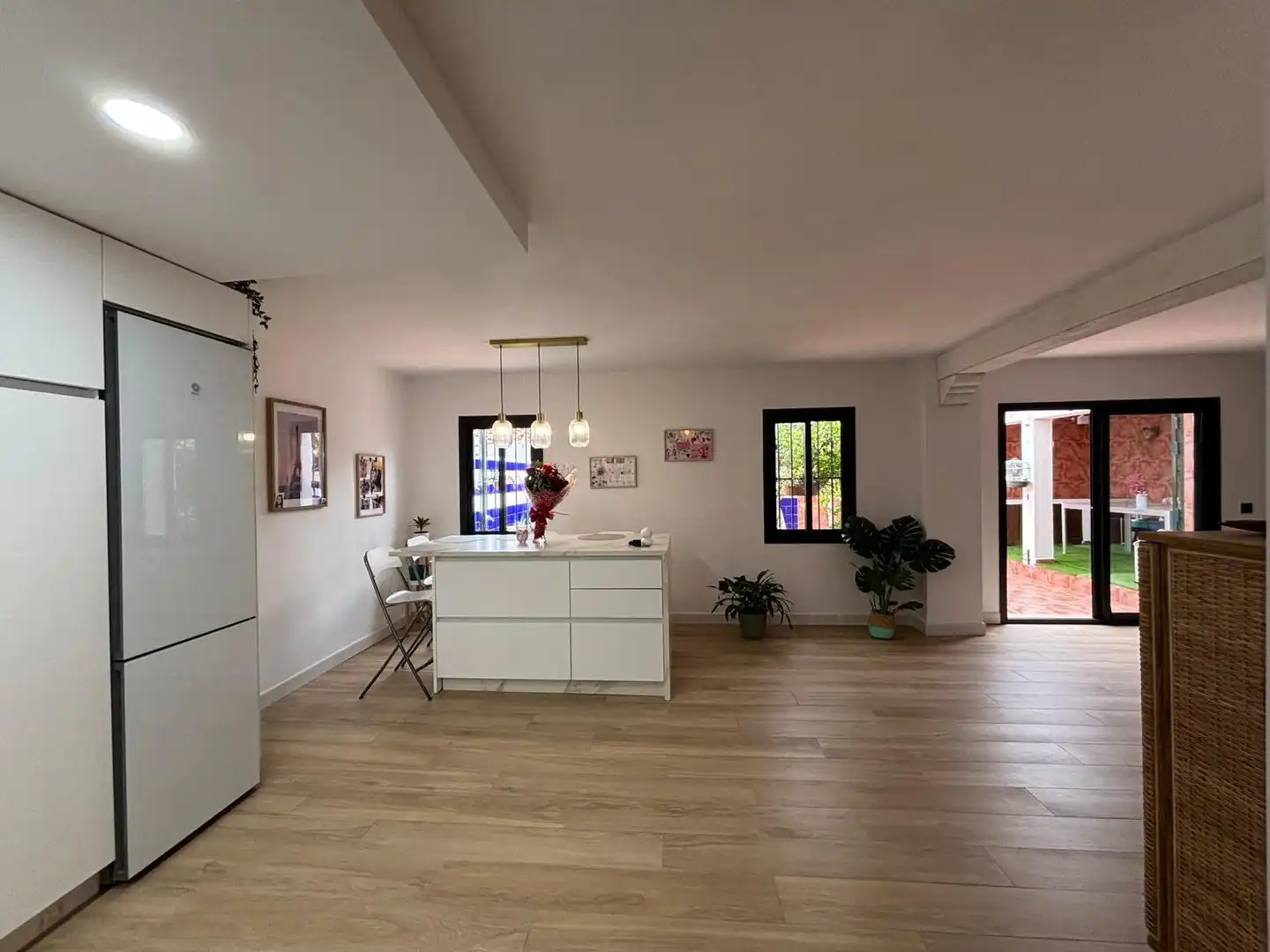 Kitchen of Detached homes for sale in Los Barrios  with Community pool