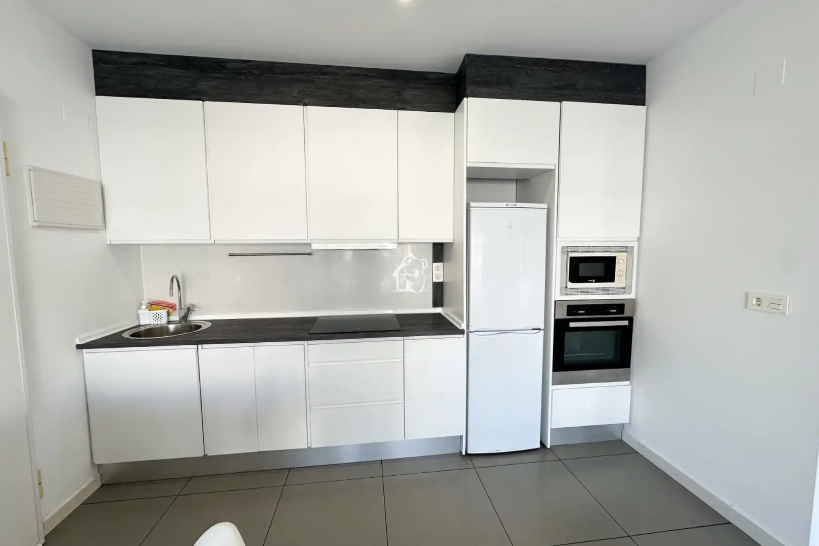 Cuina de Apartament de lloguer en Pilar de la Horadada amb Aire condicionat, Terrassa i Piscina
