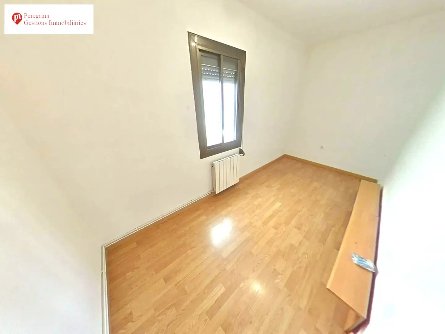 Dormitori de Pis en venda en Santa Coloma de Gramenet amb Aire condicionat, Calefacció i Parquet