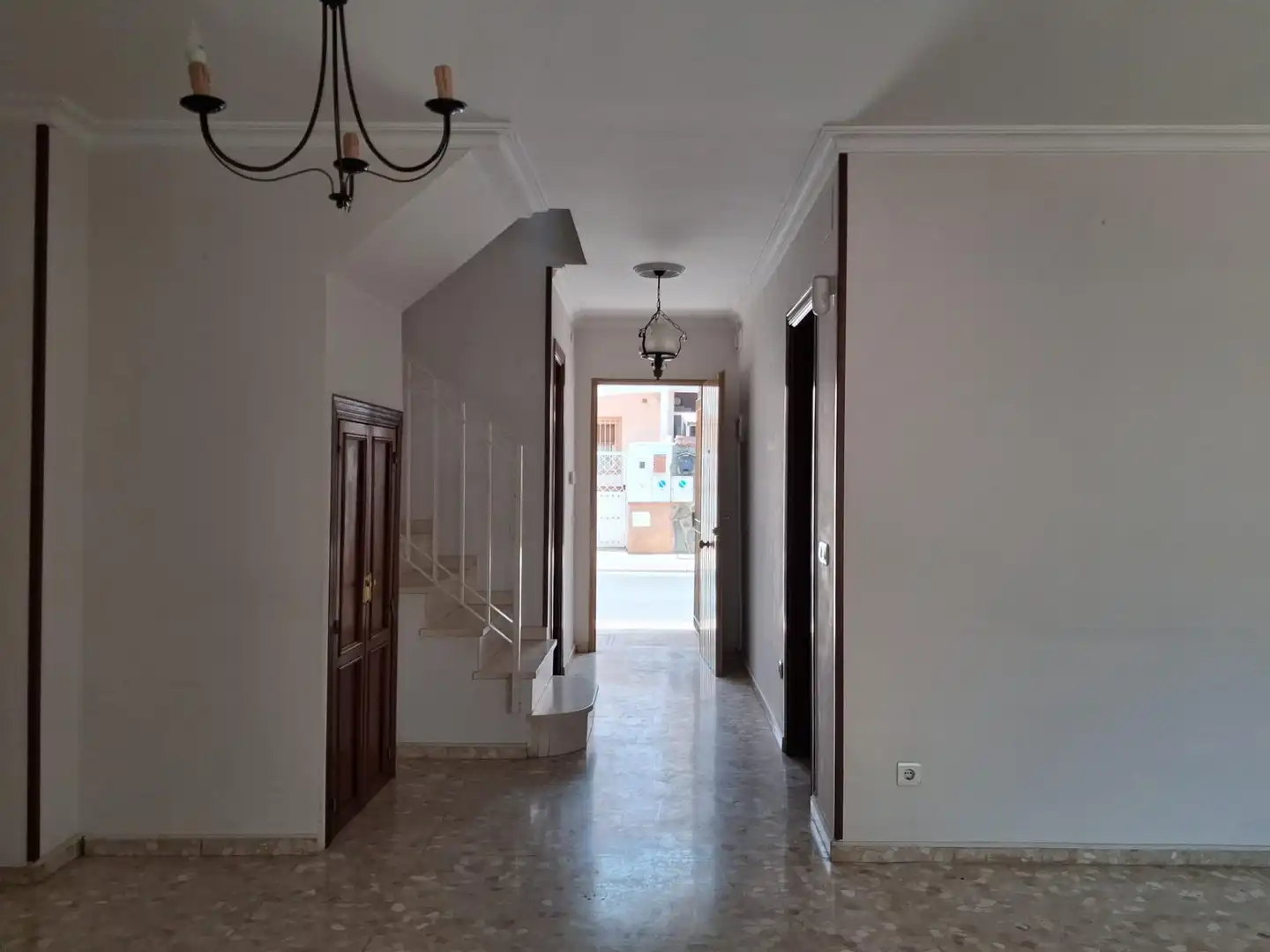 Casa adosada en venda en Utrera amb Piscina comunitària