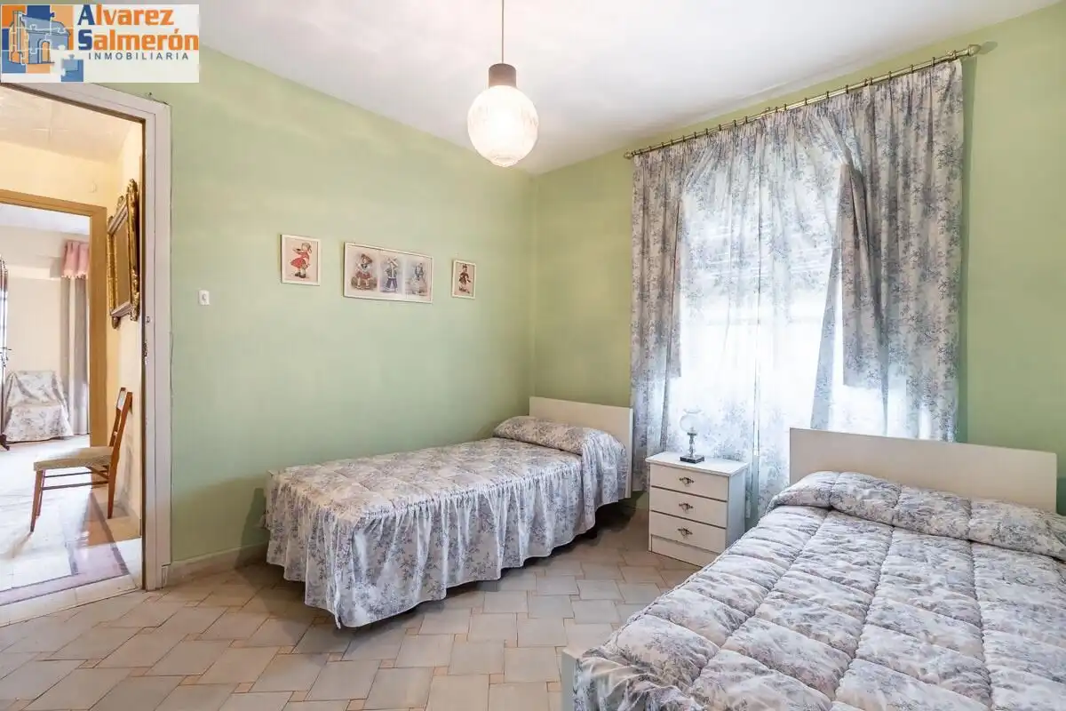 Country homes for sale in Calle CAJAR, Barrio de la Vega