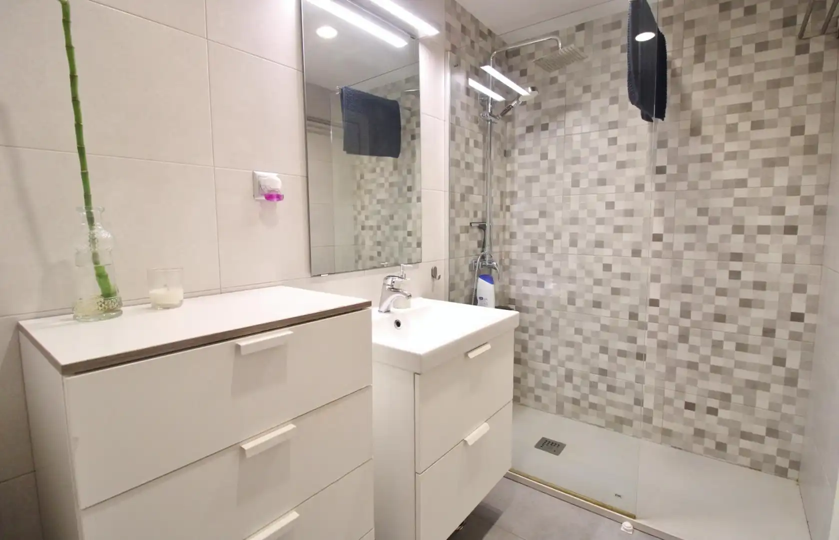 Baño de Piso en venta en Alicante / Alacant con Aire acondicionado, Calefacción y Terraza