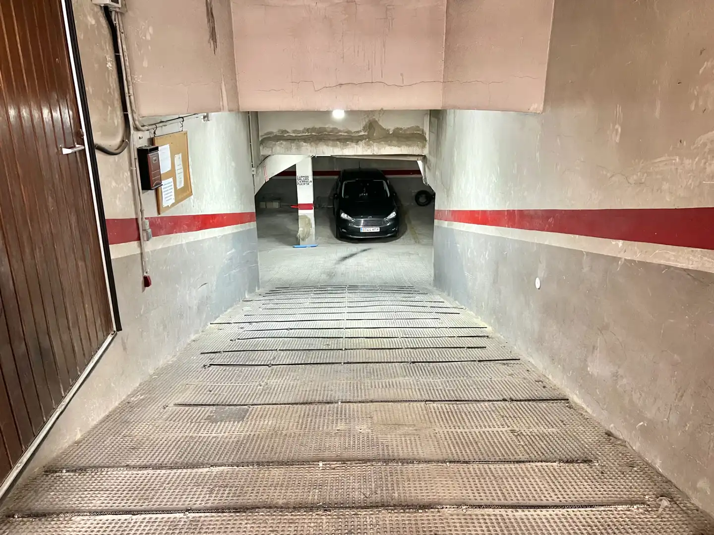 Garaje de alquiler en Carrer de Xirivella, 5, Cardenal Benlloch
