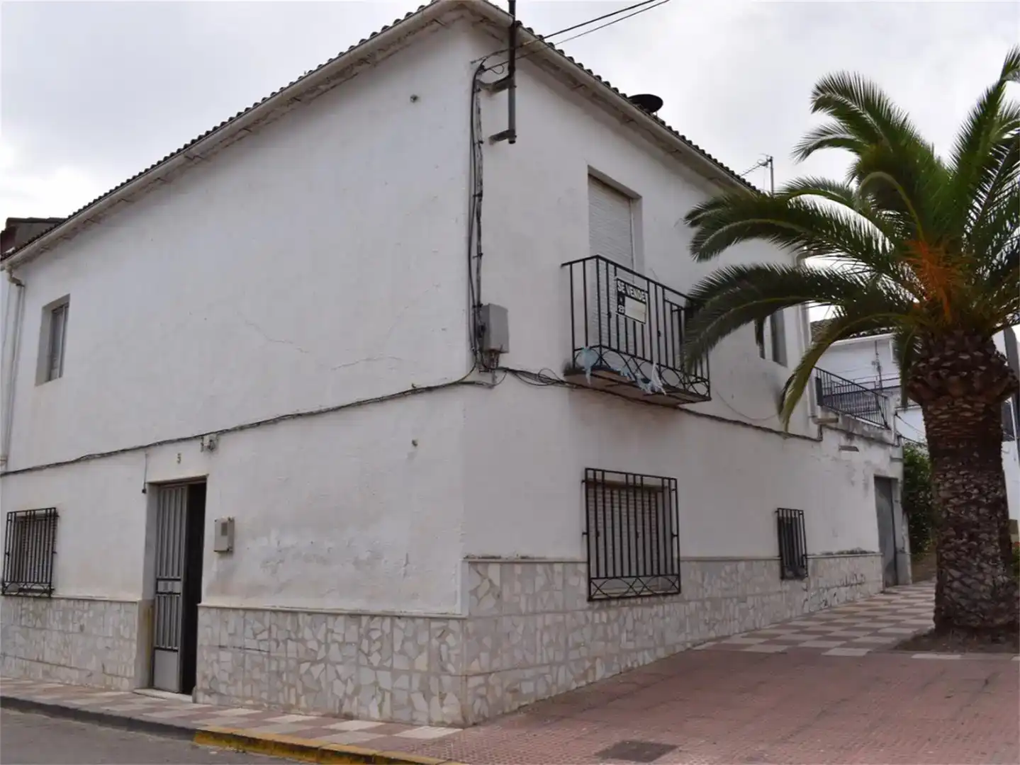 Vista exterior de Pis en venda en Villatorres amb Traster i Balcó