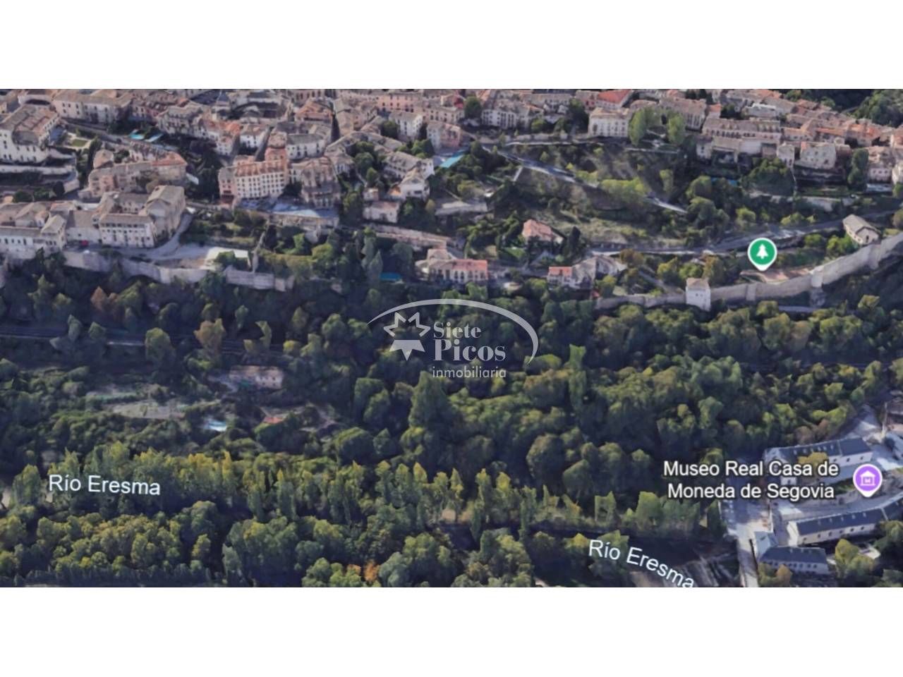 House or chalet for sale in Segovia Capital  with Heating, Private garden and Parquet flooring