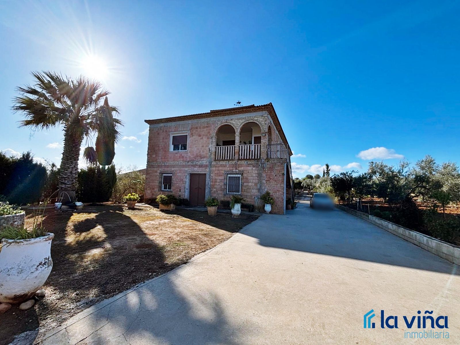 Vista exterior de Casa o xalet en venda en Casariche amb Aire condicionat, Calefacció i Jardí privat