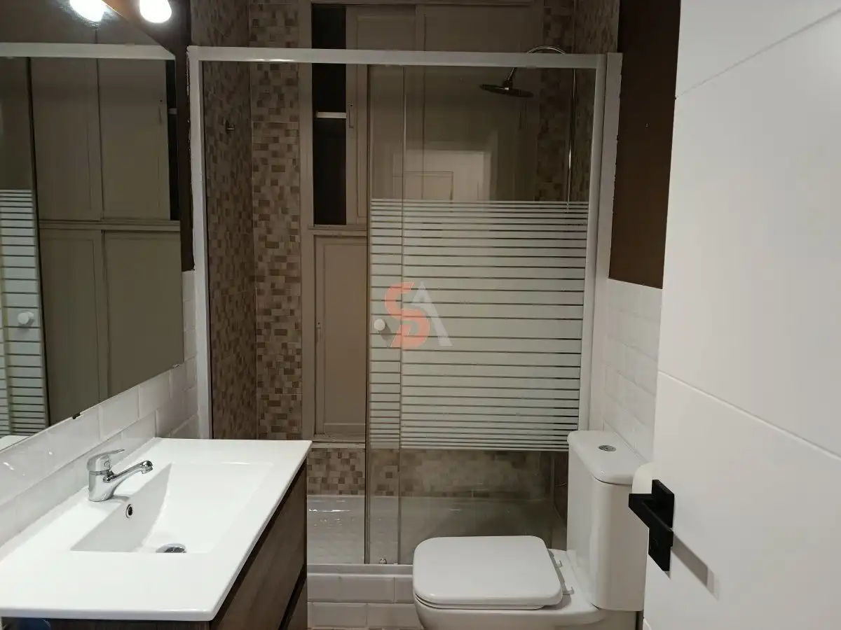 Bathroom of Flat for rent in Valladolid  with Heating