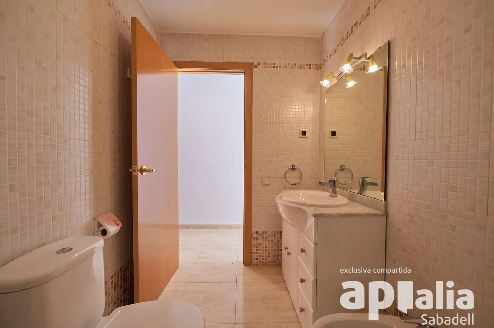 Baño de Casa adosada en venta en Sentmenat con Aire acondicionado, Calefacción y Terraza
