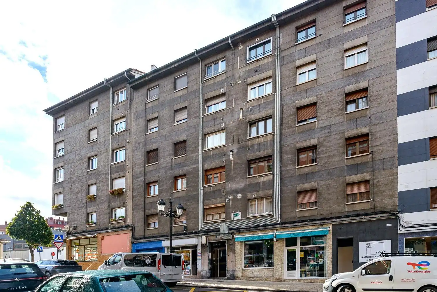 Vista exterior de Pis en venda en Oviedo  amb Moblat