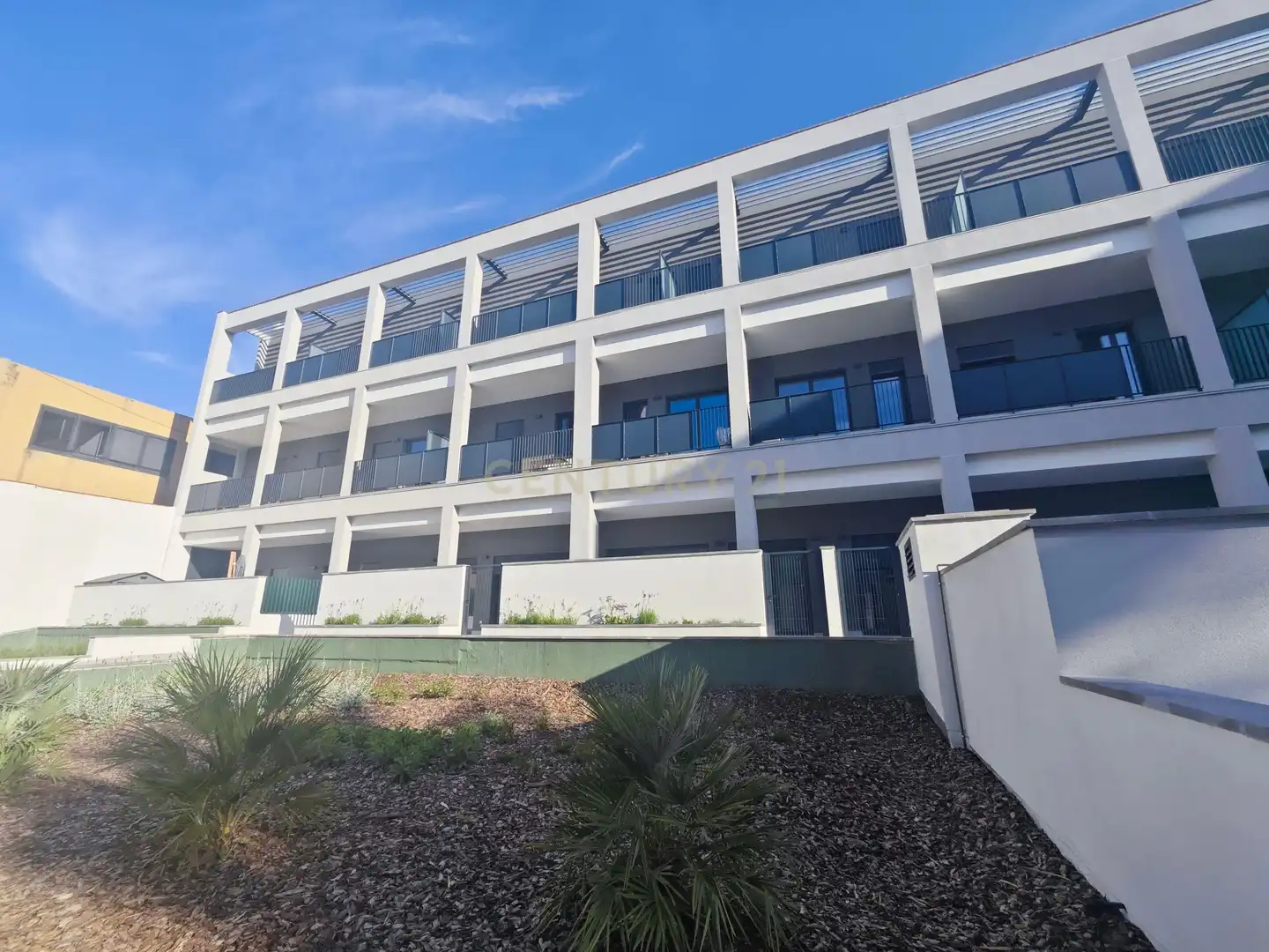 Vista exterior de Apartament en venda en Sabadell amb Aire condicionat, Jardí privat i Piscina