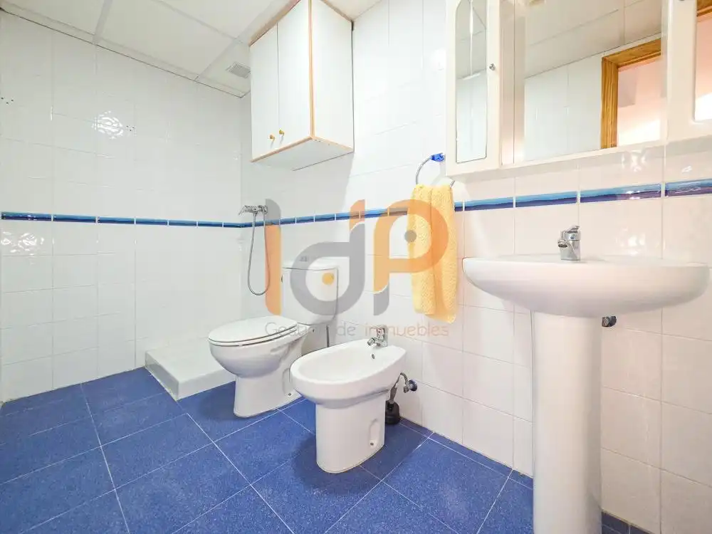 Baño de Dúplex en venta en Garrucha con Aire acondicionado, Terraza y Trastero