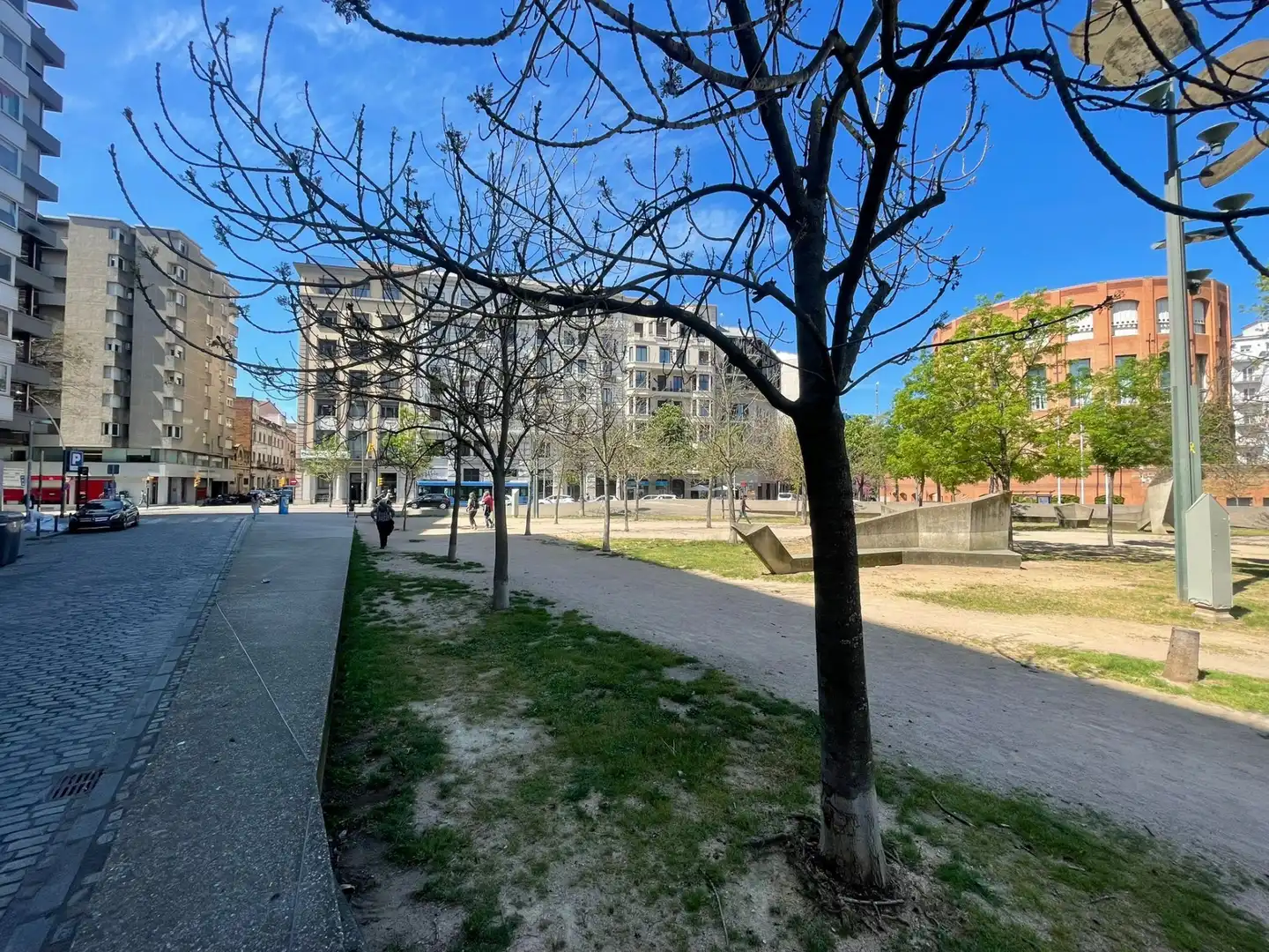 Außenansicht von Garage zum Verkauf in Girona