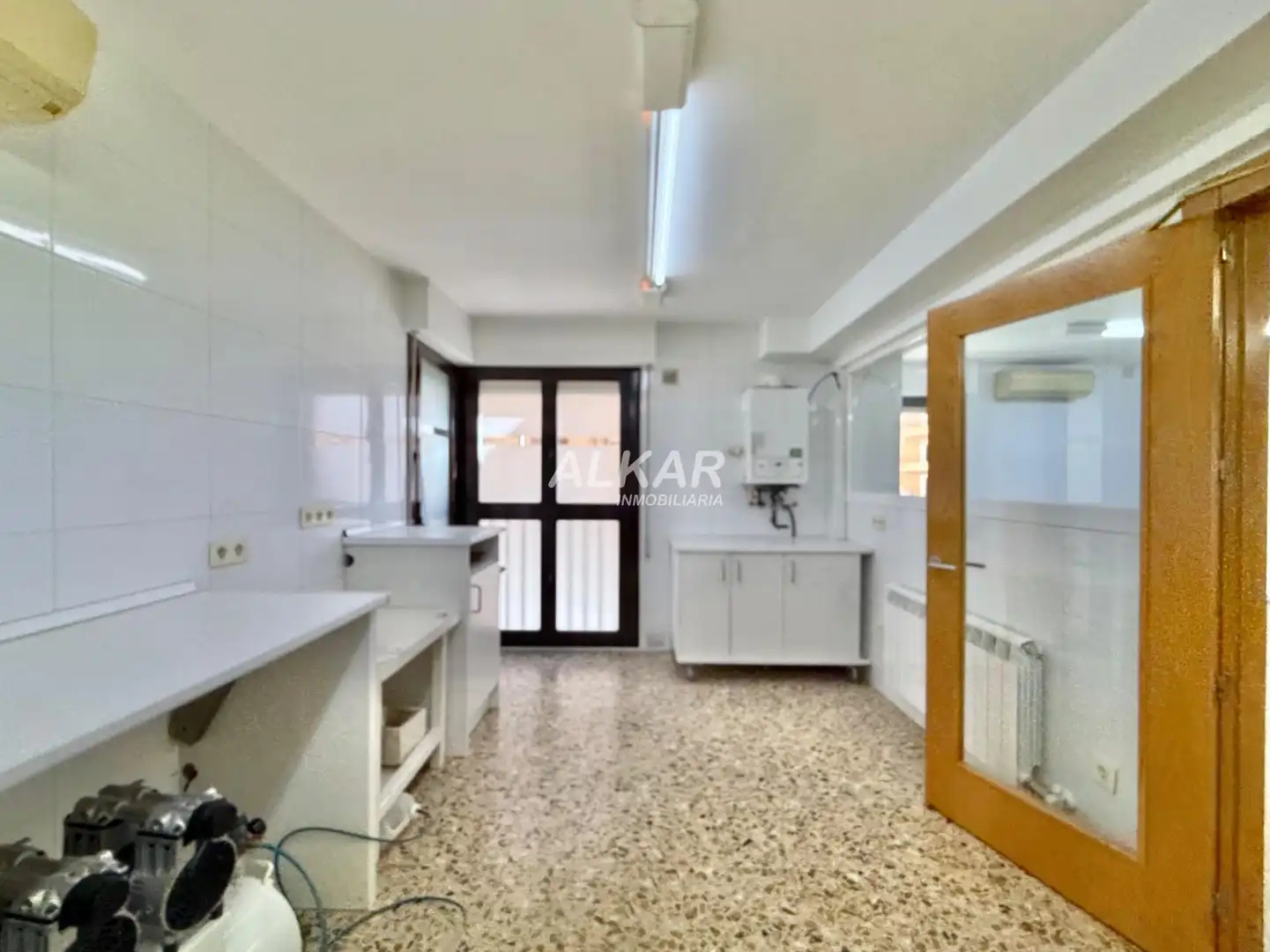 Cocina de Oficina de alquiler en Tudela con Aire acondicionado y Calefacción