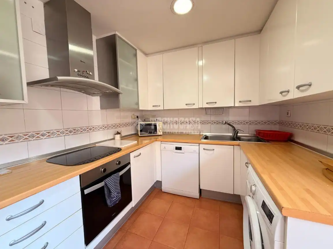 Kitchen of Flat for sale in Madrid  with Heating, Private garden and Parquet flooring