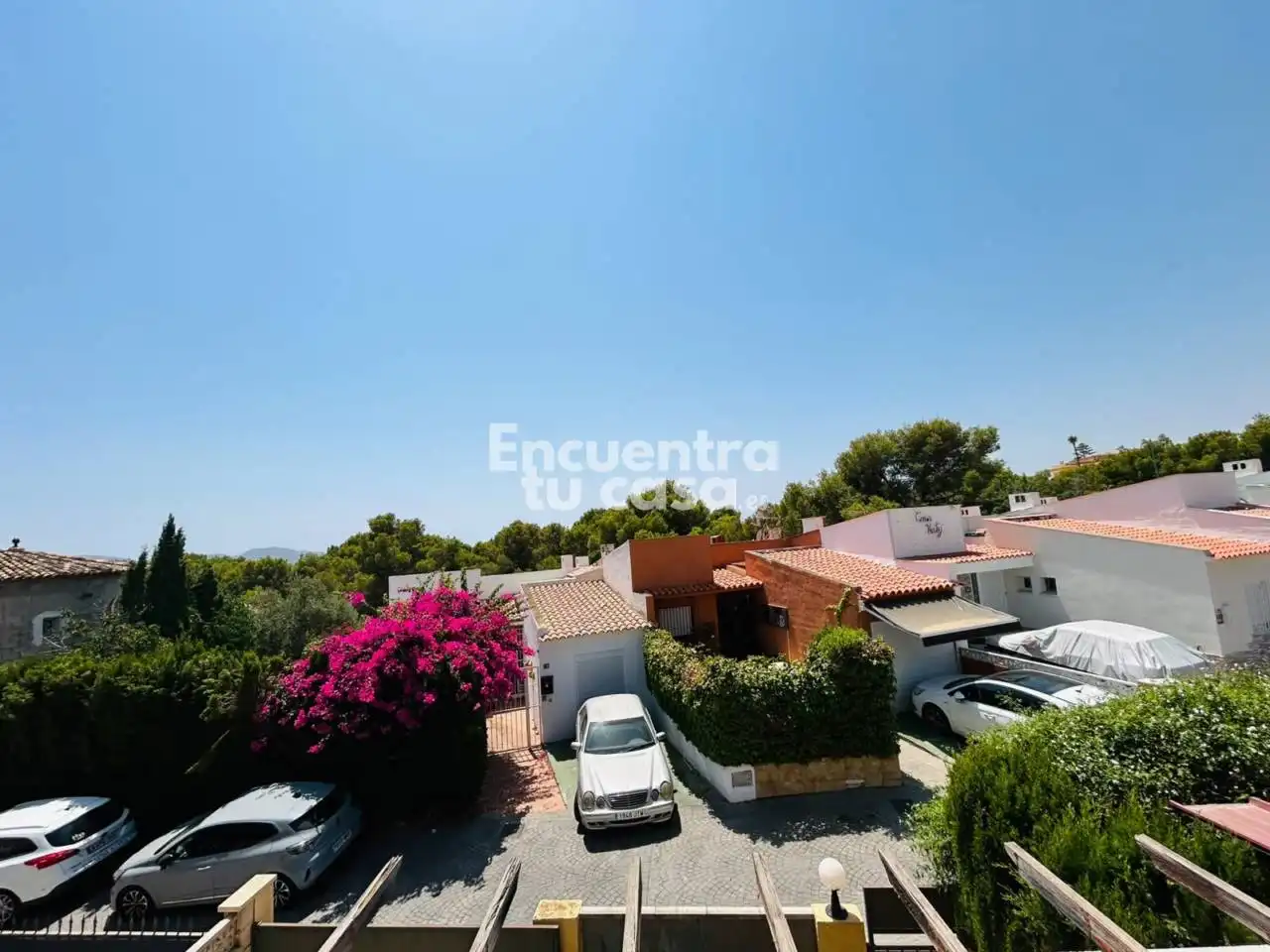 Vista exterior de Casa adosada en venda en La Nucia amb Aire condicionat, Calefacció i Jardí privat