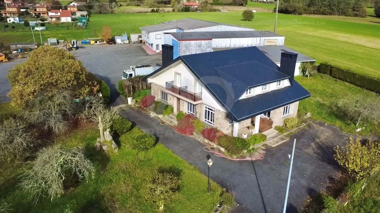 Vista exterior de Casa o xalet en venda en O Pino  amb Calefacció i Terrassa