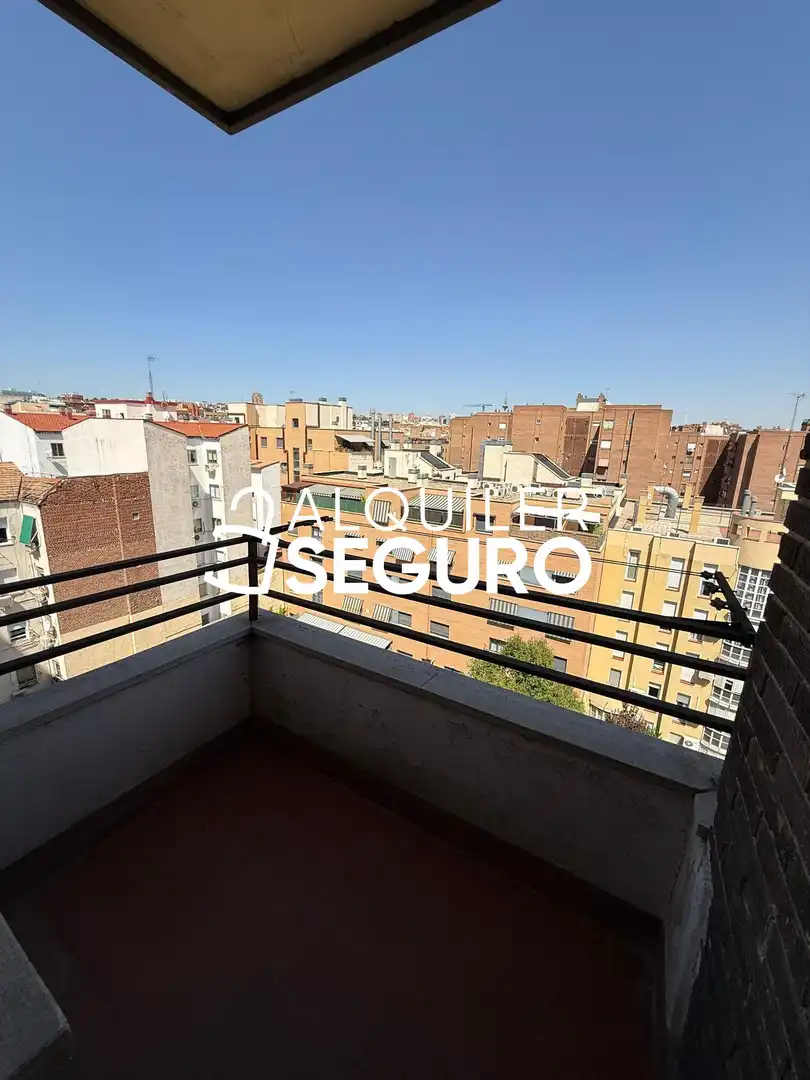 Exterior view of Flat for rent in Madrid  with Air Conditioner and Terrace