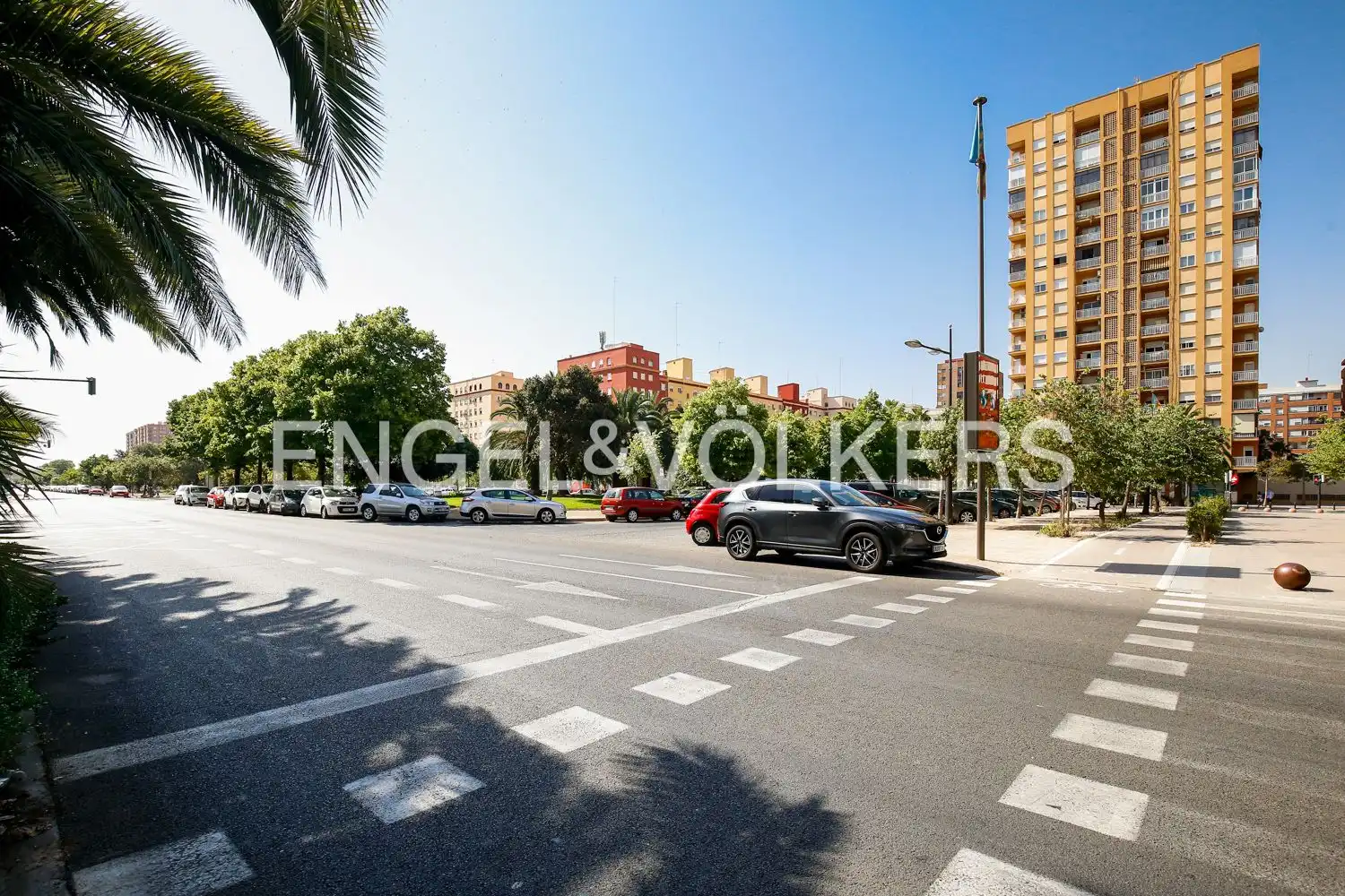Exterior view of Flat for sale in Valencia  with Air Conditioner and Heating
