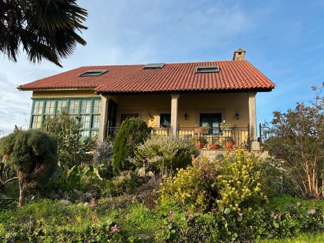 Vista exterior de Casa o chalet en venta en Narón con Calefacción, Jardín privado y Parquet