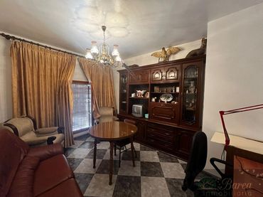 House with balcony for sale in Rute
