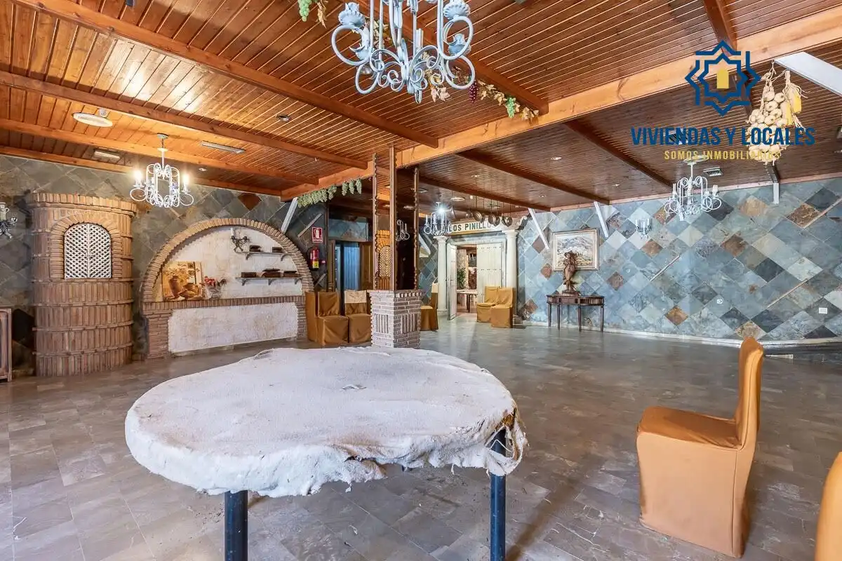 Local comercial en venda a Pinos Genil, imagen 12