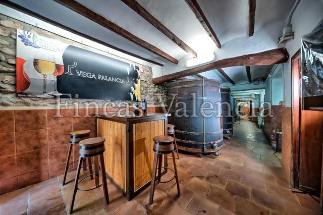 Local comercial en Venta en Calle SONEJA en Azuébar