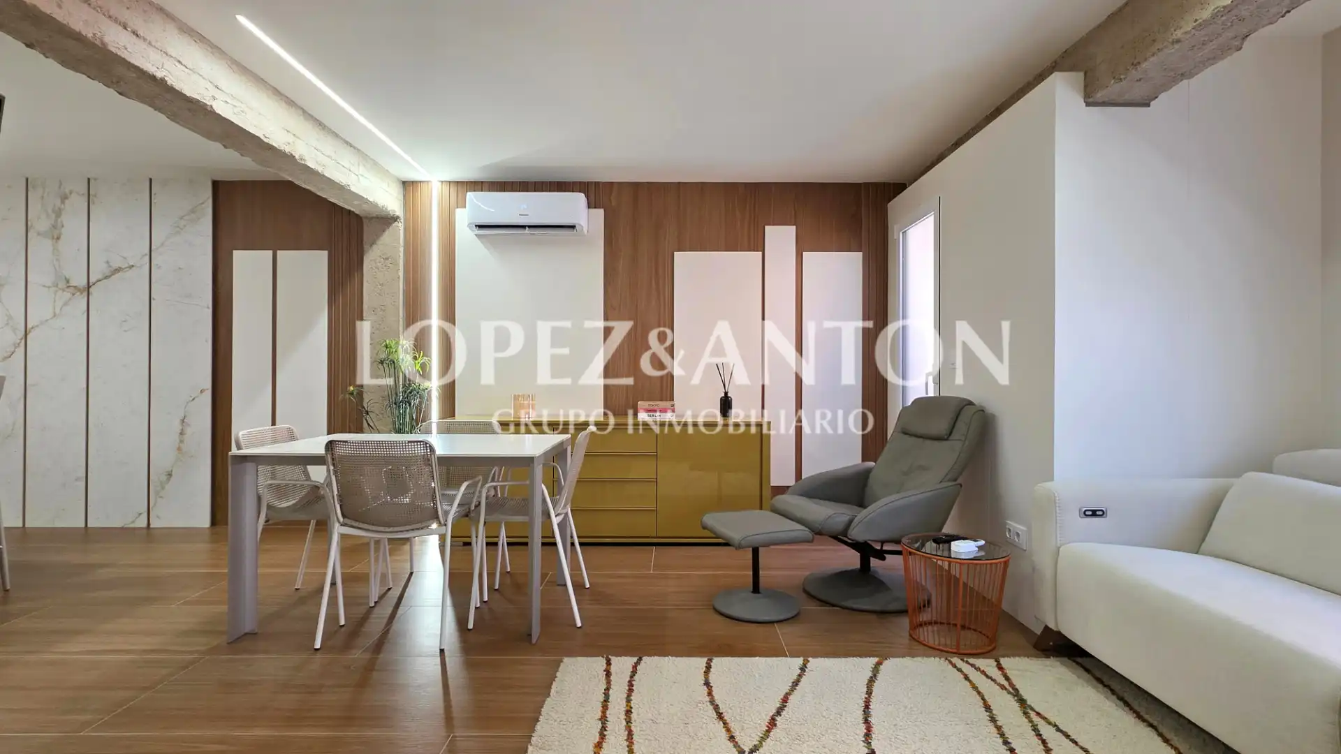 Living room of Flat for sale in L'Eliana  with Air Conditioner and Balcony