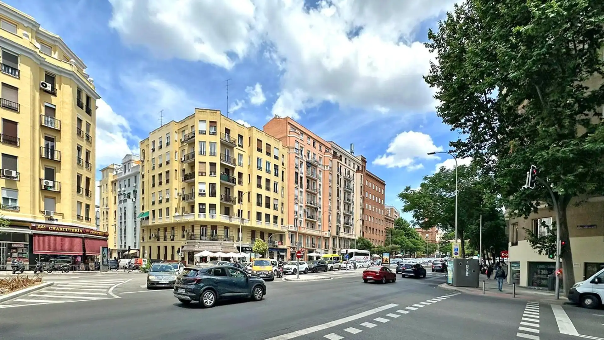 Außenansicht von Wohnung zum Verkauf in Madrid mit Heizung und Balkon