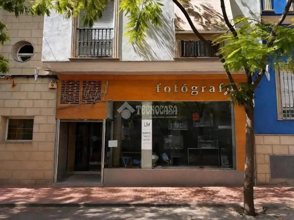 Vista exterior de Local en venda en Jódar amb Aire condicionat